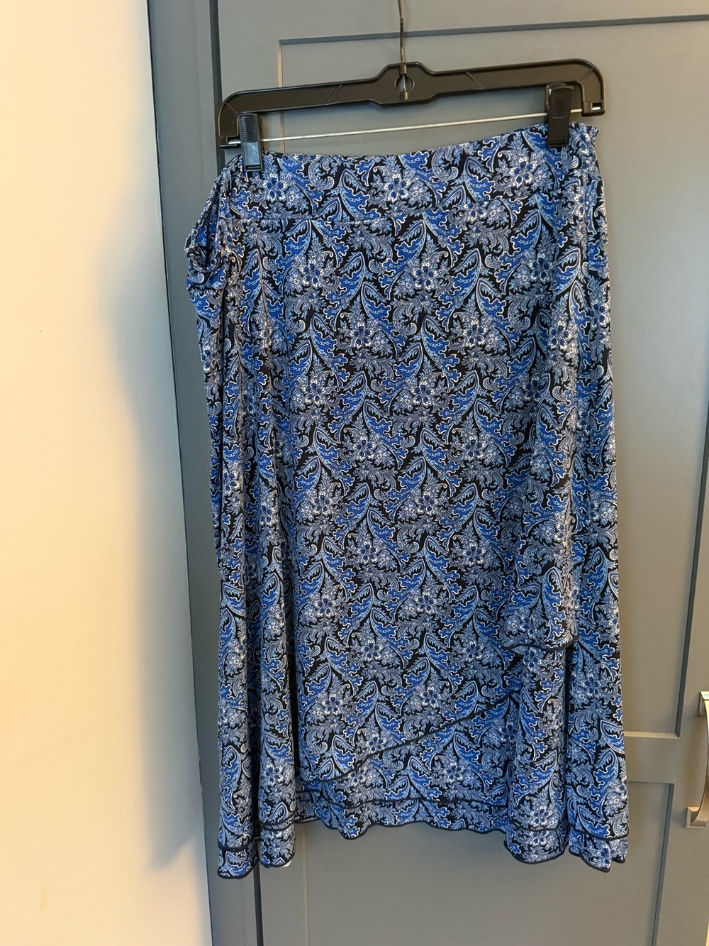 Blue Paisley Midi Skirt with Flowing A-Line Silhouette